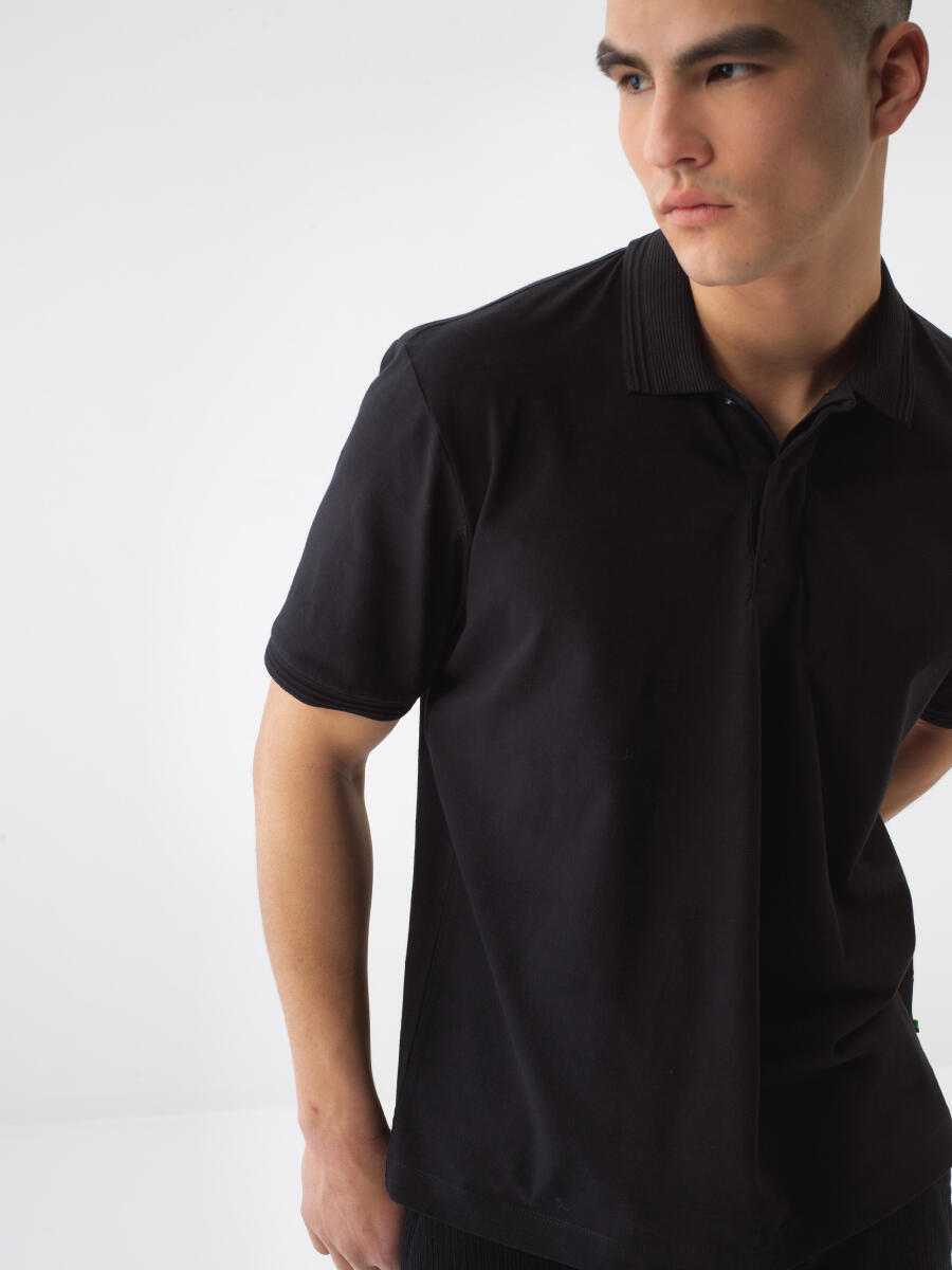 Siyah Regular Fit Pamuklu Tişört