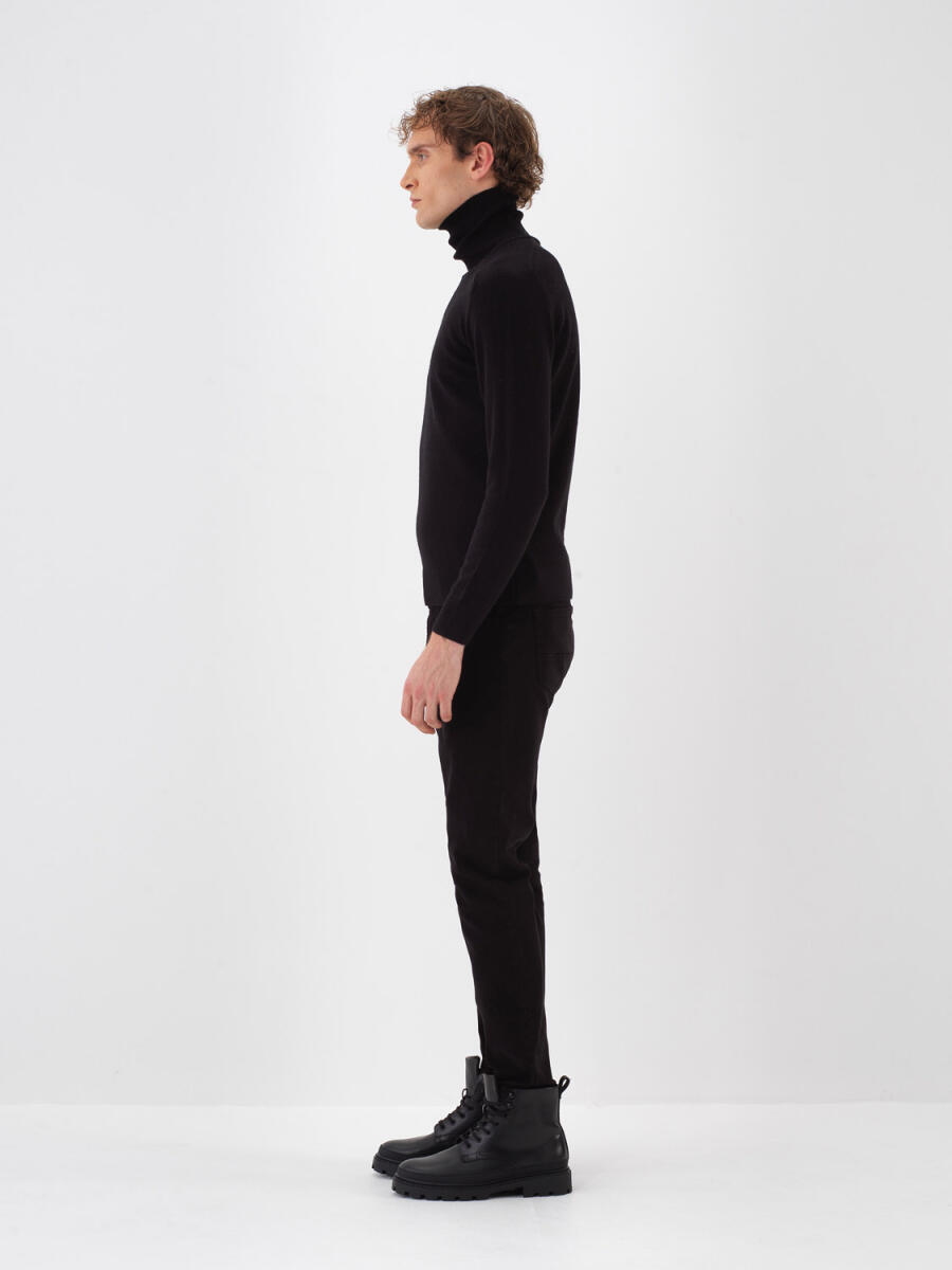 Wool Turtleneck Basic Sweater - 8