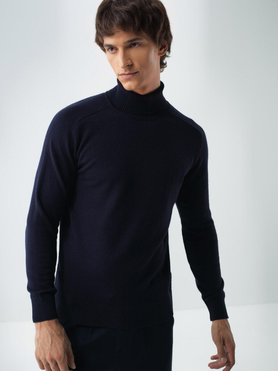 Wool Turtleneck Basic Sweater - 10