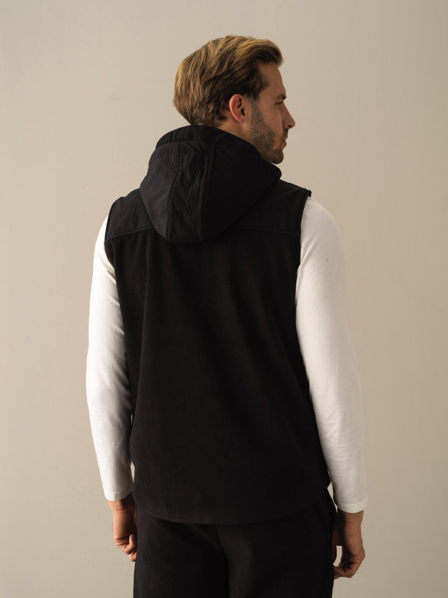 Regular Fit Garnished Polar Vest - 4