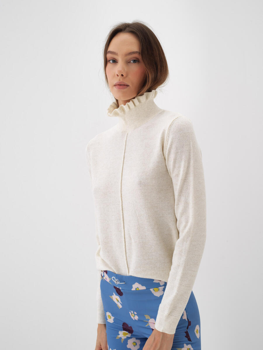 Wool Plain Turtleneck Sweater - 3